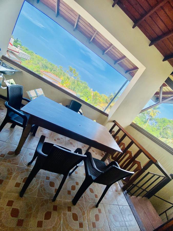 Hikka Paradise Guest House Hikkaduwa Exterior photo